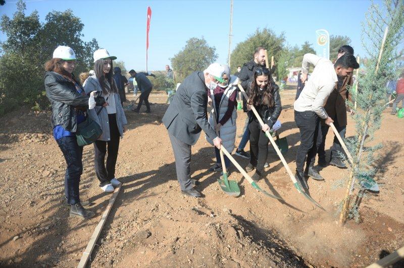 Milli Ağaçlandırma gününde yurt genelinde fidan dikimi yapıldı