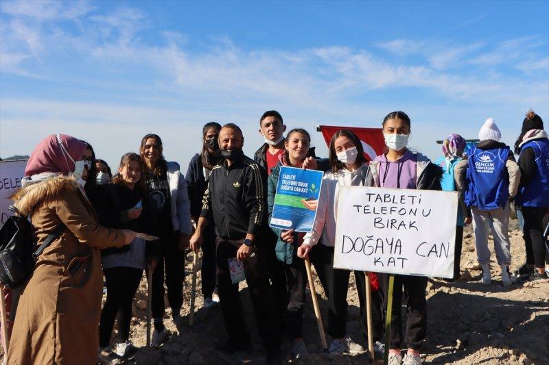 Milli Ağaçlandırma gününde yurt genelinde fidan dikimi yapıldı