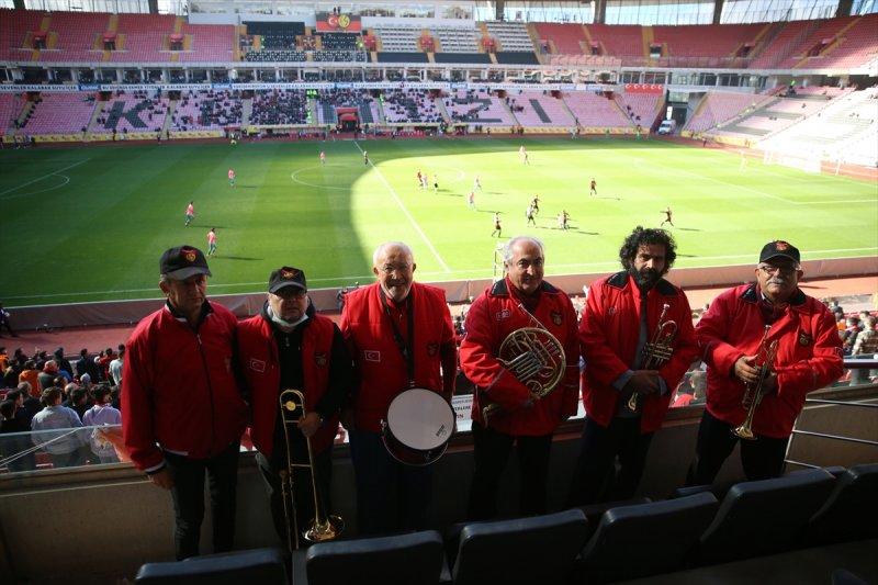 Eskişehirspor'un Bando Es-Es'i hüzünlü çalıyor