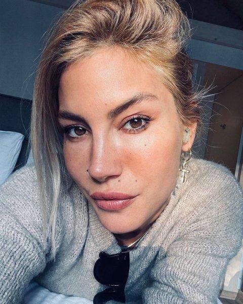 Çağla Şıkel'in kusursuz güzelliği