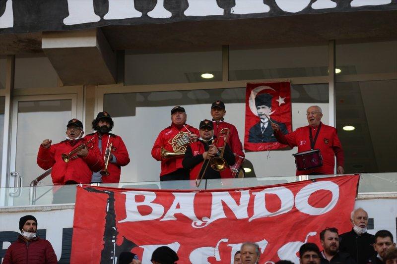 Eskişehirspor'un Bando Es-Es'i hüzünlü çalıyor