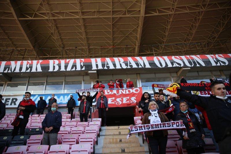 Eskişehirspor'un Bando Es-Es'i hüzünlü çalıyor