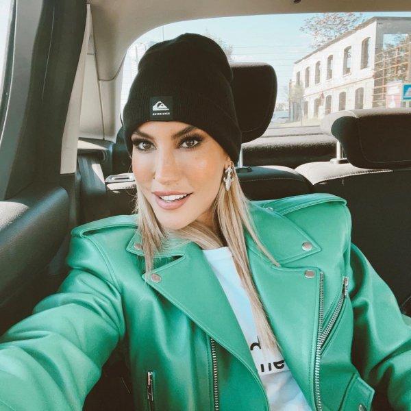 Çağla Şıkel'in kusursuz güzelliği