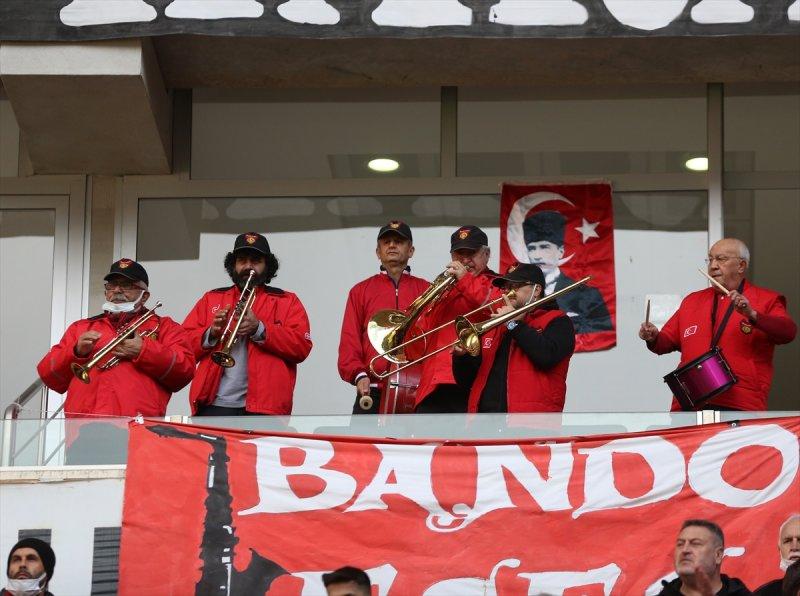 Eskişehirspor'un Bando Es-Es'i hüzünlü çalıyor