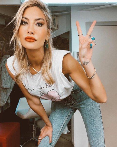 Çağla Şıkel'in kusursuz güzelliği