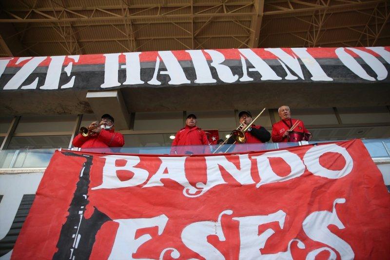 Eskişehirspor'un Bando Es-Es'i hüzünlü çalıyor
