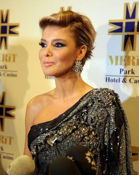 Gülben Ergen'in geçmişten bugüne saç stilleri