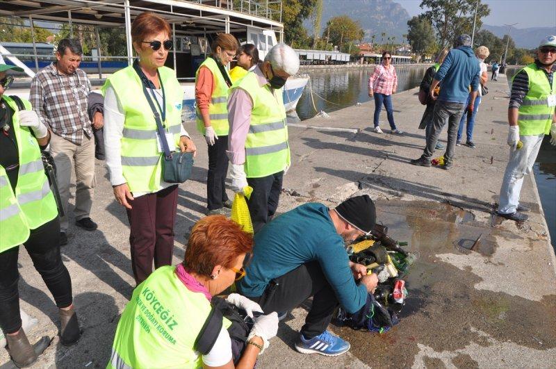Köyceğiz'de yapılan göl temizliğinden halı çıktı 