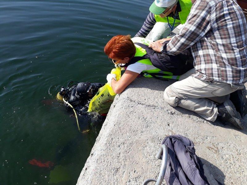 Köyceğiz'de yapılan göl temizliğinden halı çıktı 