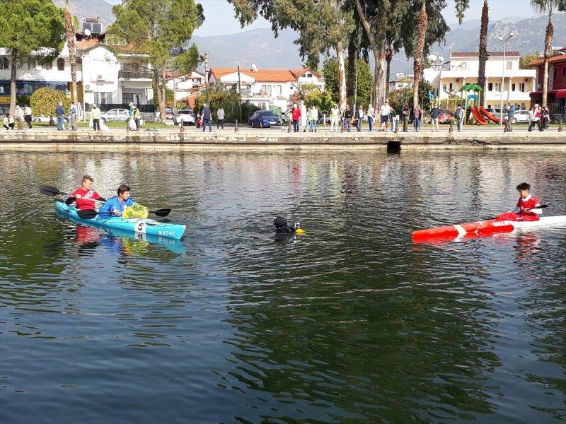 Köyceğiz'de yapılan göl temizliğinden halı çıktı 