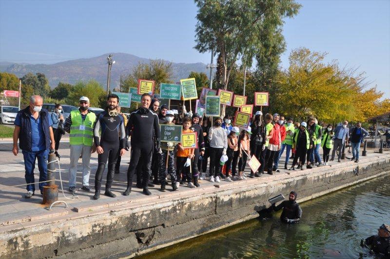 Köyceğiz'de yapılan göl temizliğinden halı çıktı 