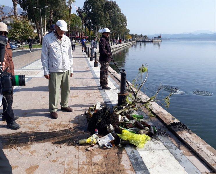 Köyceğiz'de yapılan göl temizliğinden halı çıktı 