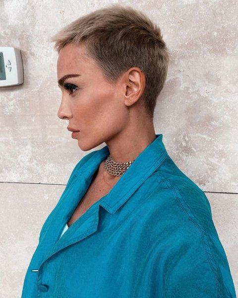 Meme kanseri ile mücadele eden şarkıcı Şimal'in sosyal medya paylaşımları