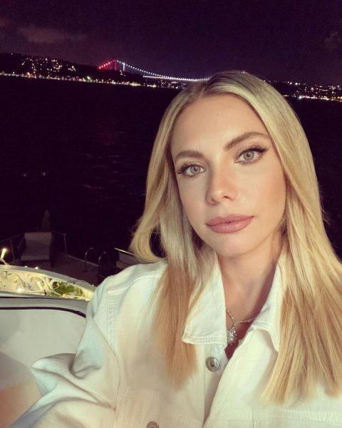 Son dönemin sevilen kadın oyuncusu Eda Ece'nin paylaşımları