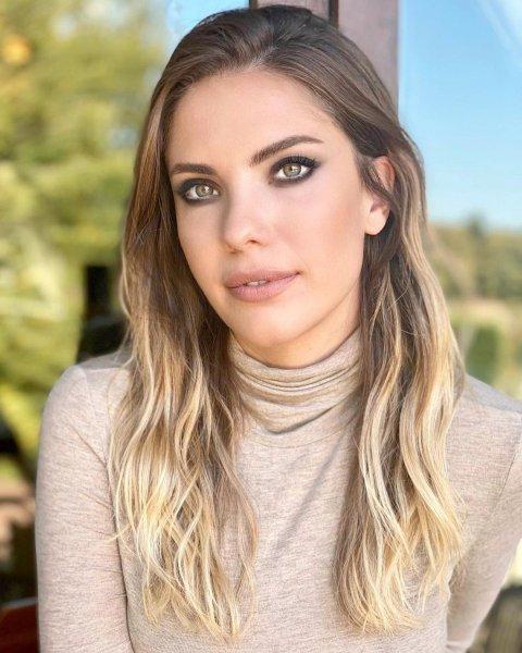 Son dönemin sevilen kadın oyuncusu Eda Ece'nin paylaşımları