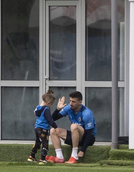 Fenerbahçe 21 Kasım'da oynanacak derbi hazırlıklarını sürdürüyor