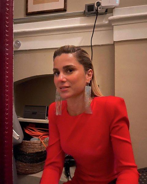 Yeni gelin Nazlı Kayı'nın giyim tarzı