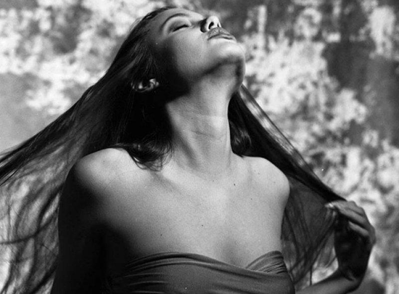 Hollywood yıldızı Angelina Jolie'nin 15 yaşındaki pozları