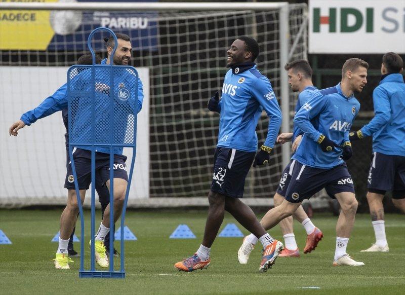 Fenerbahçe 21 Kasım'da oynanacak derbi hazırlıklarını sürdürüyor