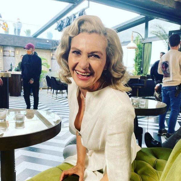 Bikinili pozlarıyla gündeme oturan Hatice Aslan'ın paylaşımları