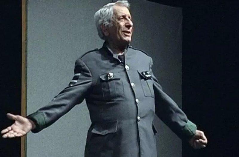 Fotoğraflarla usta tiyatrocu Nejat Uygur