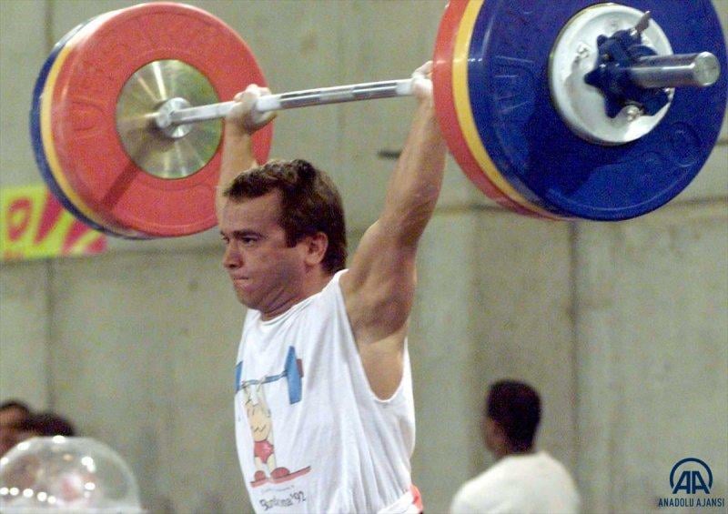 'Cep Herkülü' Milli halterci Naim Süleymanoğlu'nun ölüm yıldönümü