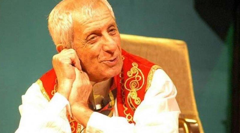 Fotoğraflarla usta tiyatrocu Nejat Uygur