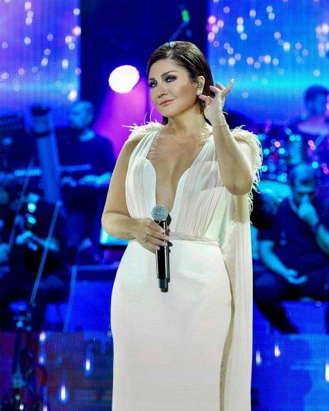 Sosyal medyada Sibel Can şıklığı