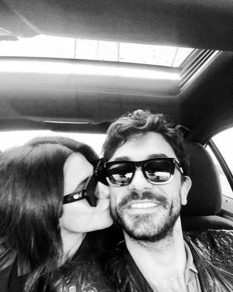 Güzelliği ile dillerden düşmeyen Nesrin Cavadzade 