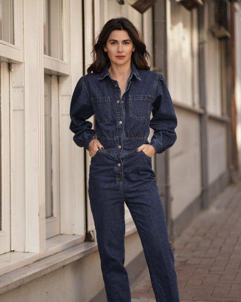 Güzelliği ile dillerden düşmeyen Nesrin Cavadzade 