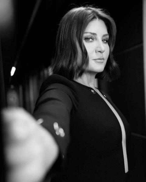 Sosyal medyada Sibel Can şıklığı