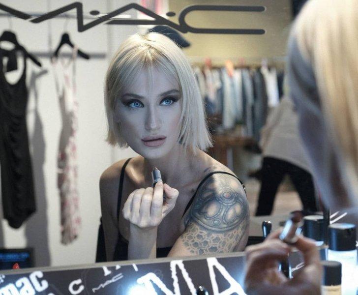 Gündemden düşmeyen Didem Soydan'ın iddialı pozları