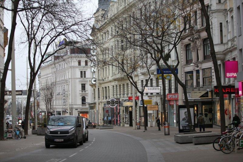 Avusturya'da 20 günlük sokak yasağı