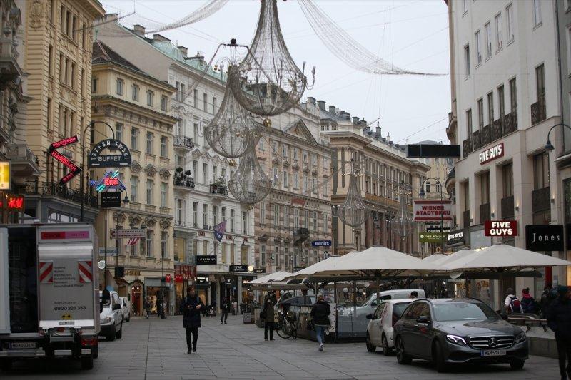 Avusturya'da 20 günlük sokak yasağı