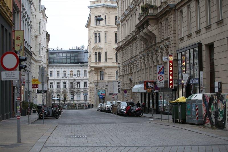 Avusturya'da 20 günlük sokak yasağı