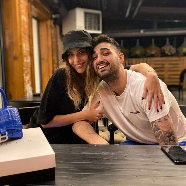 Çiçeği burnunda İdo ve Yasemin çifti