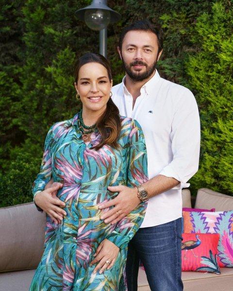 Yakın zamanda anne olan Bengü ve ailesi