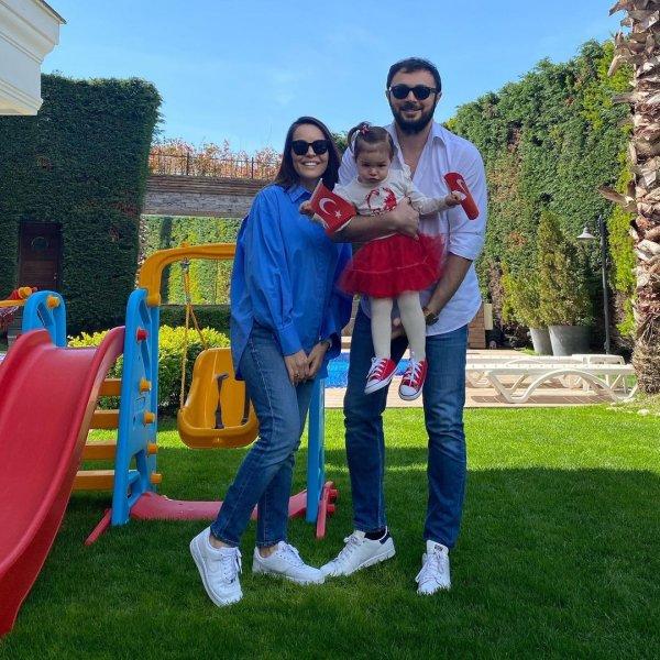 Yakın zamanda anne olan Bengü ve ailesi
