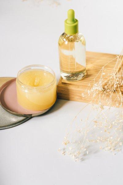 Erken yaşta saç beyazlatan nedenler ve alınacak önlemler