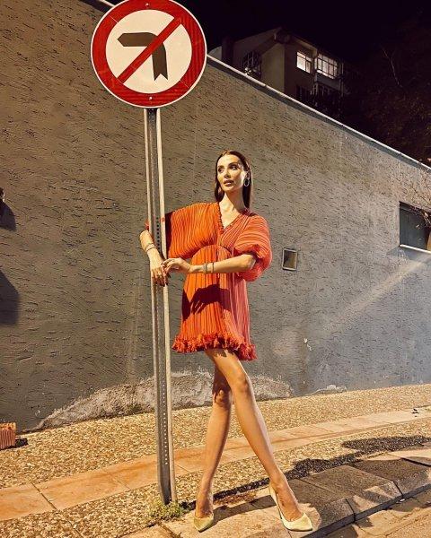 Özge Ulusoy'un kusursuz fiziği 