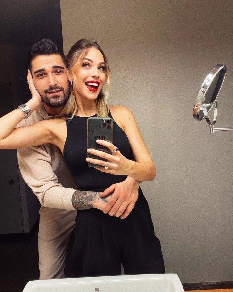 Çiçeği burnunda İdo ve Yasemin çifti