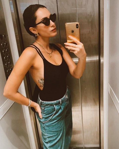 Sosyal medya pozlarıyla görenleri büyüleyen Hande Doğandemir