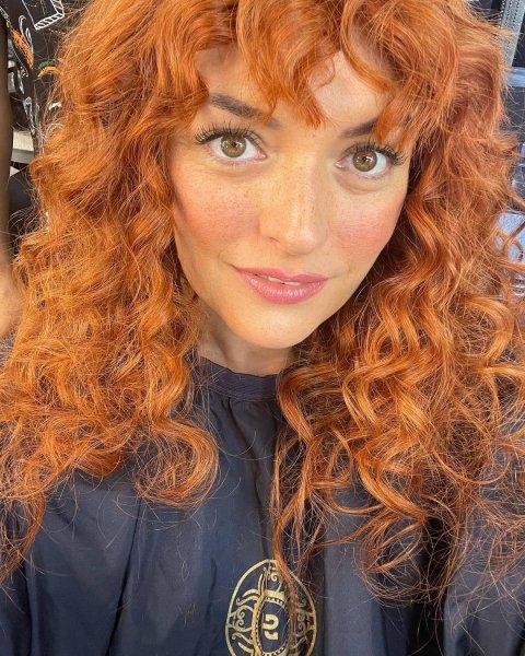 Son zamanların sevilen oyuncusu Ezgi Mola'nın paylaşımları