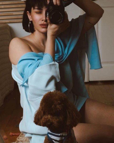 Sosyal medya pozlarıyla görenleri büyüleyen Hande Doğandemir