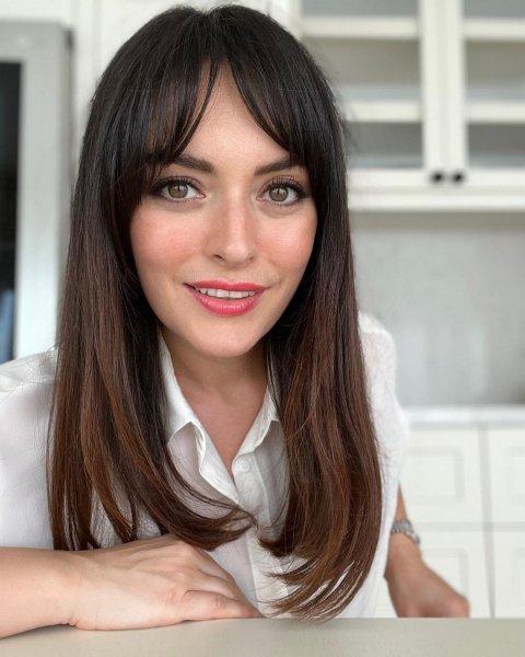 Son zamanların sevilen oyuncusu Ezgi Mola'nın paylaşımları