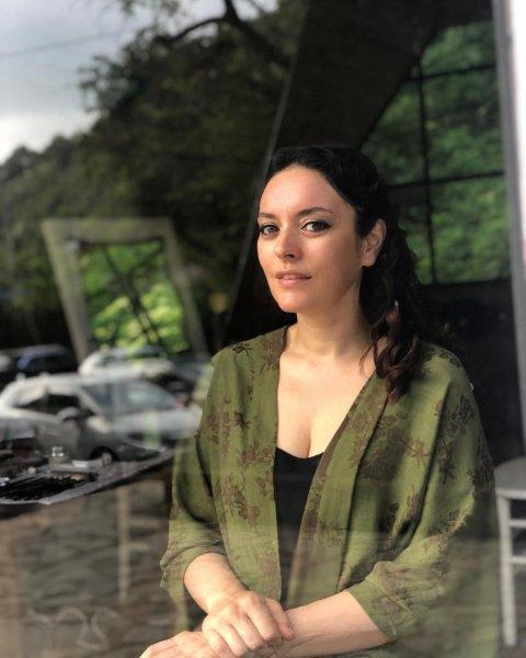 Son zamanların sevilen oyuncusu Ezgi Mola'nın paylaşımları