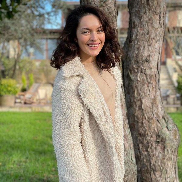 Son zamanların sevilen oyuncusu Ezgi Mola'nın paylaşımları