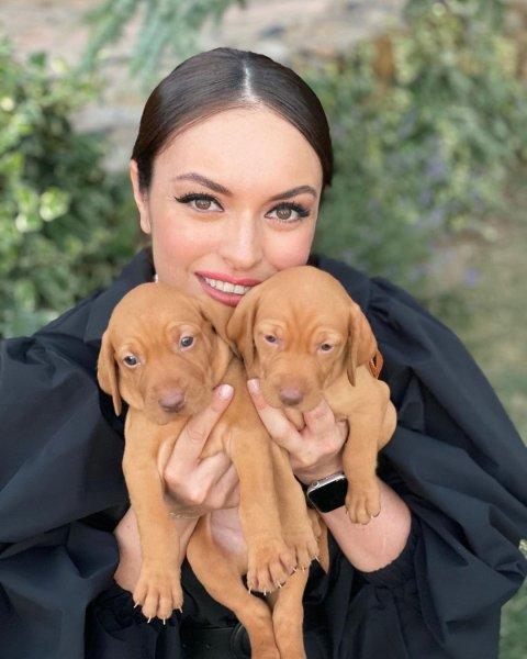 Son zamanların sevilen oyuncusu Ezgi Mola'nın paylaşımları