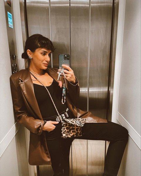 Sosyal medya pozlarıyla görenleri büyüleyen Hande Doğandemir