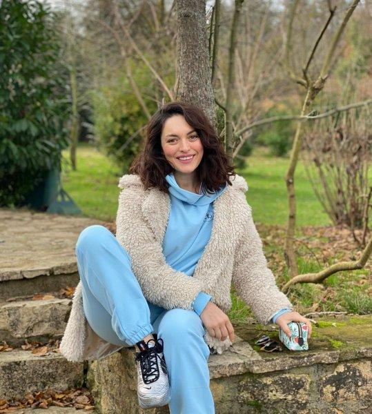 Son zamanların sevilen oyuncusu Ezgi Mola'nın paylaşımları